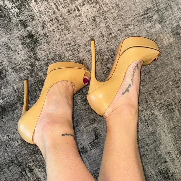 Casadei Nude Leather Peep Toe Platform Pumps - Picture 1 of 10